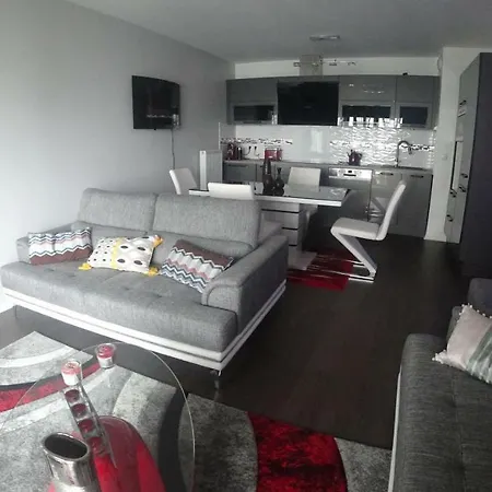 Bel T2 Pres Du Avc Un Parking Prive Apartment